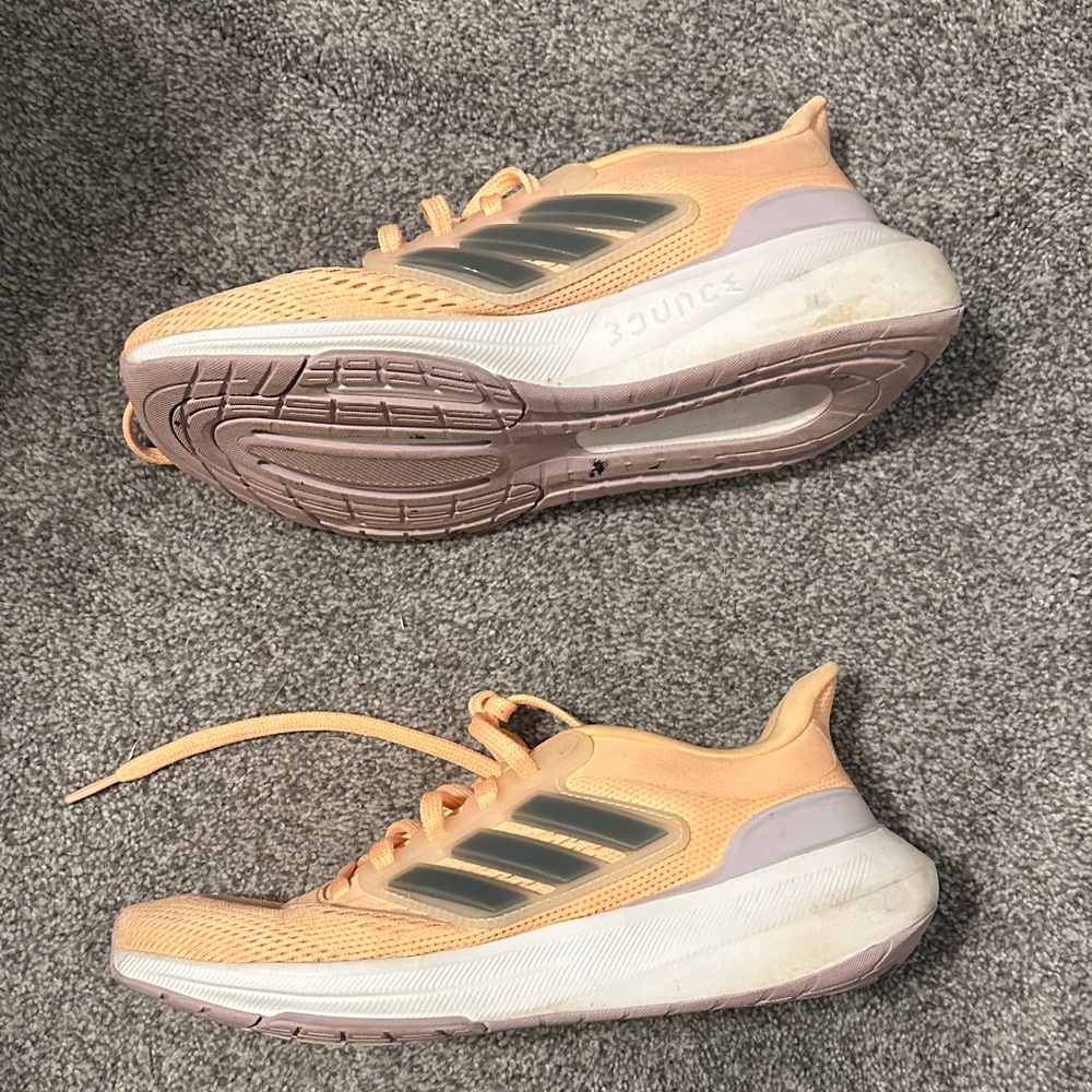 Adidas Women's Peach Sneakers